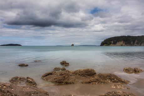 Still water and lowering clouds at Otarawao Bay (Sullivans Bay), Mahurangi Regional Park, Auckland, NZ. Image: Su Leslie, 2016