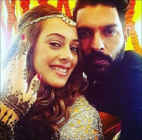 Check Out The Cute Photos of Yuvraj Singh And Hazel Keech Mehandi and Gurudwara Wedding