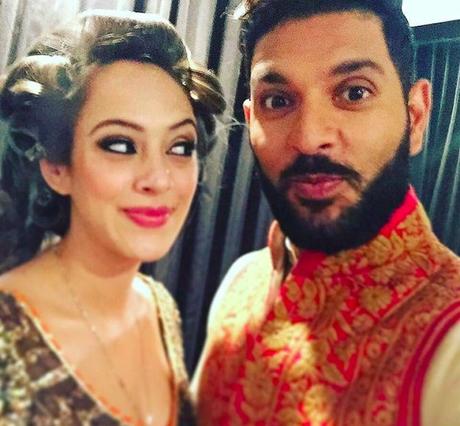 Check Out The Cute Photos of Yuvraj Singh And Hazel Keech Mehandi and Gurudwara Wedding