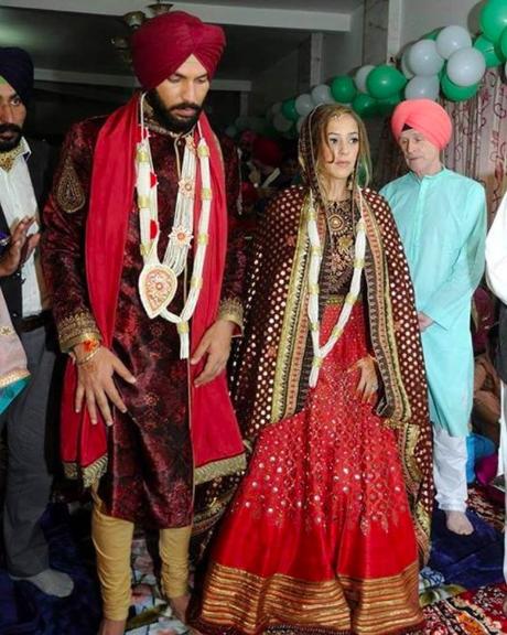 Check Out The Cute Photos of Yuvraj Singh And Hazel Keech Mehandi and Gurudwara Wedding