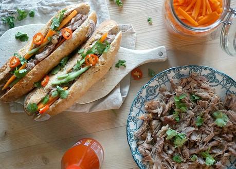 Pulled pork bánh mì