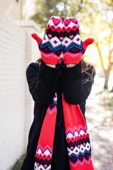 Amy Havins shares a holiday inspired outfit from Old Navy.