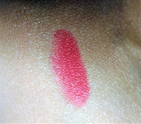 Mac Retro Matte Ruby Woo Review, Swatch, Application