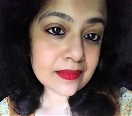 Mac Retro Matte Ruby Woo Review, Swatch, Application