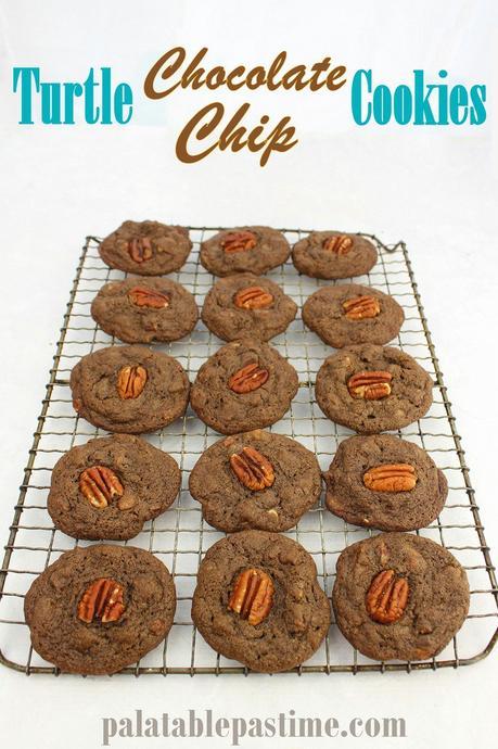 Turtle Chocolate Chip Cookies #ChristmasCookies Turtle Chocolate Chip Cookies