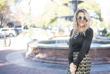 holiday outfit ideas; mix black and gold and buy pieces that you can wear all year round instead of just seasonally. This specific holiday fashion look with Crown & Ivy skirt and poncho are perfect! 