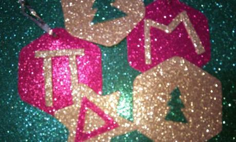DIY: Christmas Tree Ornaments with Glitter Foam Paper