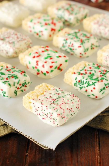 christmas-white-chocolate-krispie-treats-12
