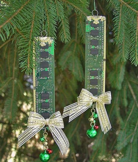 PC Ram Sticks Recycled Into Christmas Tree Decorations