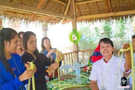 Puso making tutorial at Bojo River in Aloguinsan Cebu | Blushing Geek