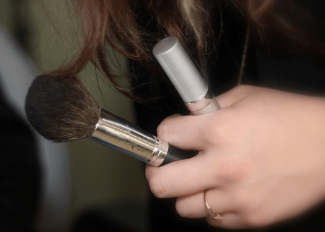 Guest Post: 10 Trashy Makeup Habits You May Want to Avoid