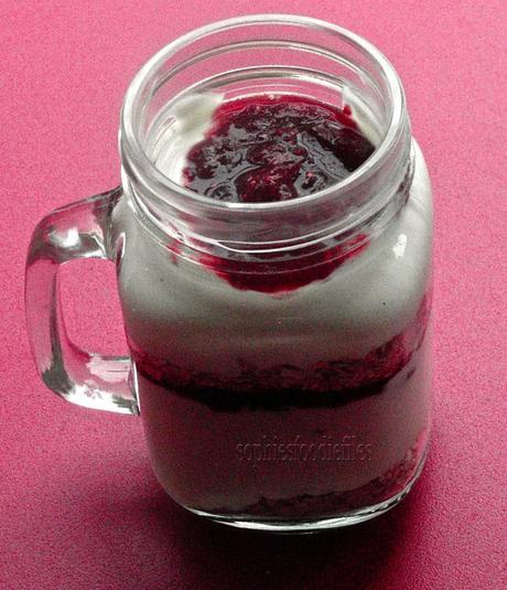 Spiced cranberry breakfast parfait! Vegan & Gluten-free!