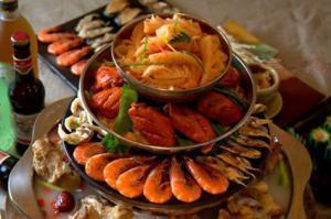 Jazz Up Your Christmas Buffet Table With Caterspot Jazz Up Your Christmas Buffet Table With Caterspot