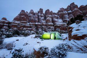 items-for-your-winter-camping-tent