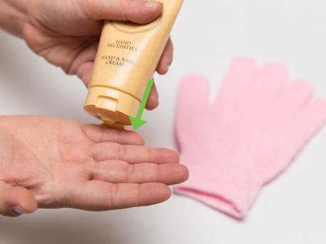 5 WAY TO KEEP YOUR HANDS SOFT
