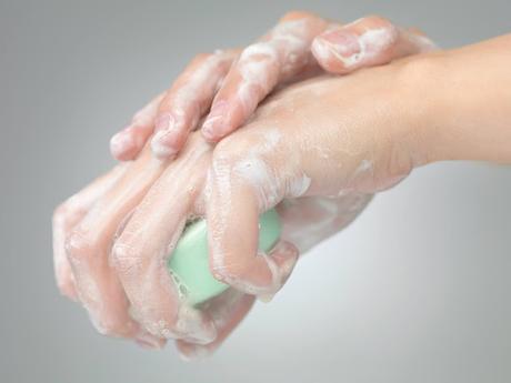 5 WAY TO KEEP YOUR HANDS SOFT