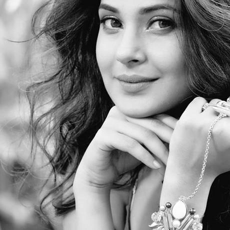 20 Quick Facts About Jennifer Winget with Wallpapers
