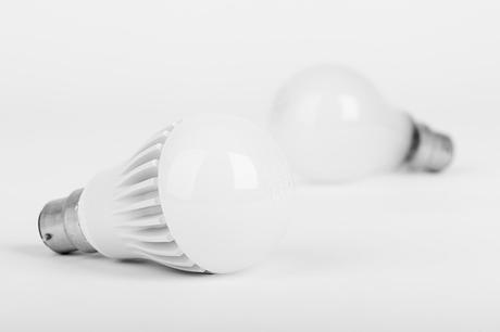 incandescent-led-light-bulb-energy