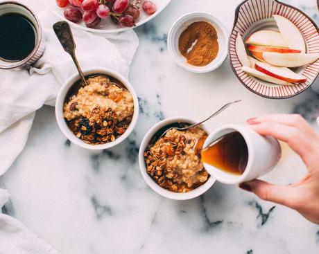 Breakfast with vegan sweetener maple syrup (1)