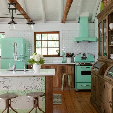 Kitchen Details : Bright Retro Appliances