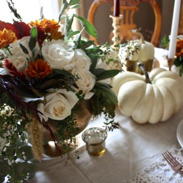 Organic & Soft Metallic Thanksgiving Tablescape | Dreamery Events