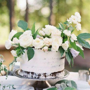 Wedding Inspiration: Petite Cakes + Grand Florals