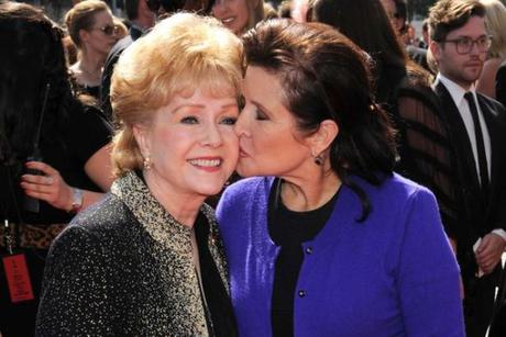 7 Lovely Photos of Debbie Reynolds and Carrie Fisher