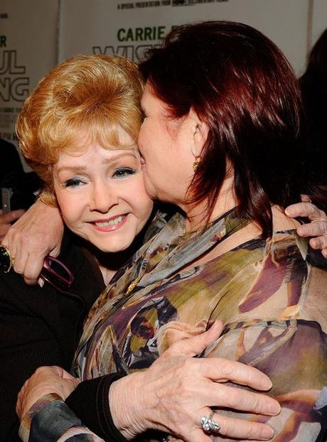 7 Lovely Photos of Debbie Reynolds and Carrie Fisher