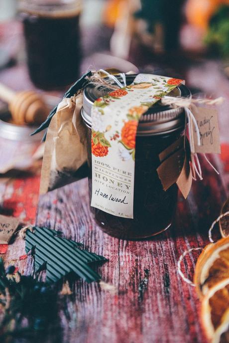 Edible Gift Idea: Local Honey & Winter Tea Sets // www.WithTheGrains.com