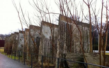 berlin wall_trees