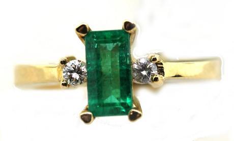 emerald ring, emerald, emerald engagement ring, halle berry, olivier martinez
