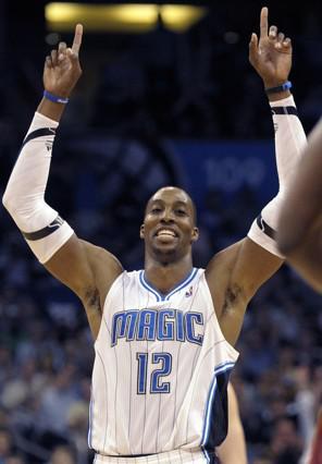 Dwight Howard to Stay in Orlando - For Now..