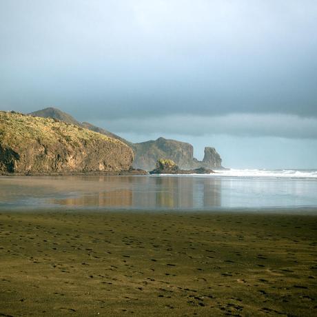 Nz_bethels_beach_come_visit_us_down_underer_img_1684-edit