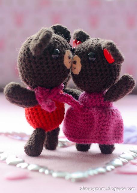 Spread L-o-v-e #2: Celebrate the romance with a pair of handmade Valentine's Bears