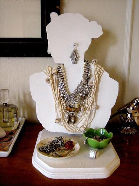 JEWELRY BUSTS // Organizing, Displaying