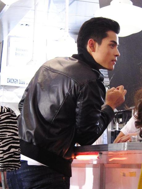 On Set with Xian Lim and Lala Flores – Watch my 2nd TVC airing, Globe SuperFB10