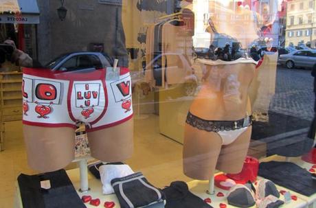 Window shopping in Rome