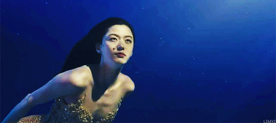 Korean Drama Fashion: The Legend of the Blue Sea
