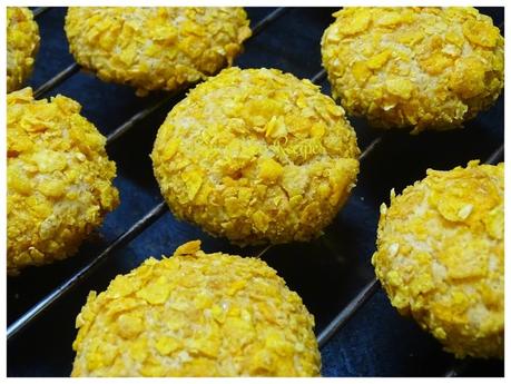 Eggless Whole  Wheat Cornflakes-Cookies(step by step with photo)