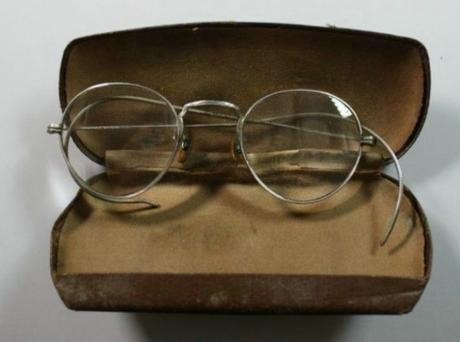 Hazon Ish glasses sold to the highest bidder