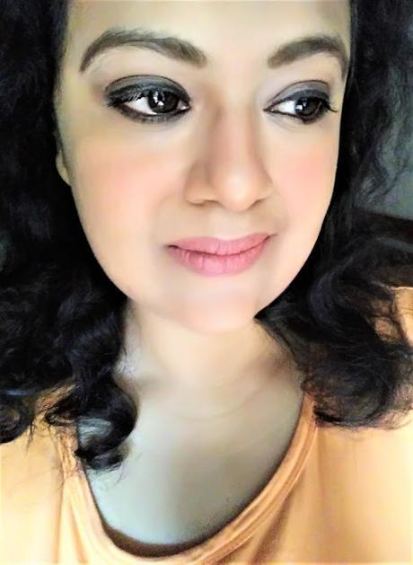 Plum Angel Eyes Kohl Kajal with Smudger Review, Application