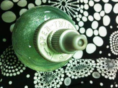 TIGI BED HEAD  CONTROL FREAK FRIZZ CONTROL & STRAIGHTENER SERUM REVIEW