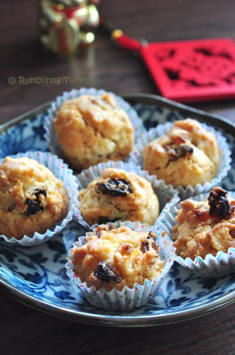 Cornflake walnut cookie