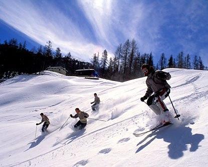 Only few survivors after avalanche hits ski resort in Italy