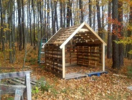 Old Wooden Pallets Transformed Into a Garden Shed