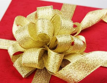 How to Make a Big Bow Out of Ribbon