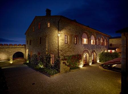 Le Fontanelle Hotel blends ancient medieval charm with traditional Tuscan landscapes