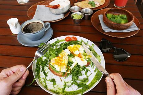 Breakfast at the Thomson Beach House