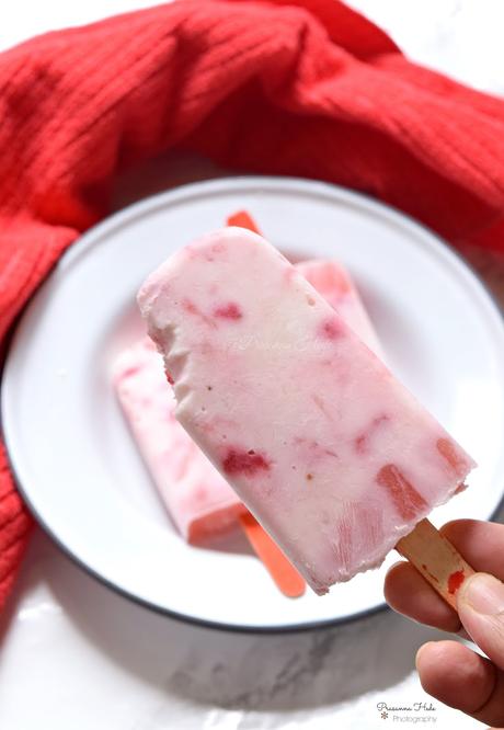 Strawberry Lassi Popsicle / Ice Bar
