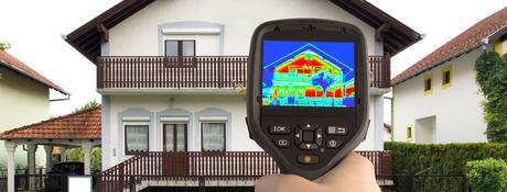 Thermal image camera outside a house